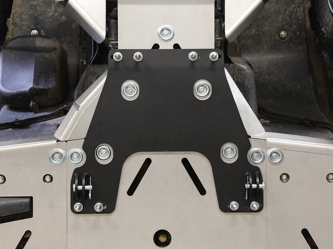 Vidurinis adapteris: LONCIN XWOLF 700; GOES XWOLF 700