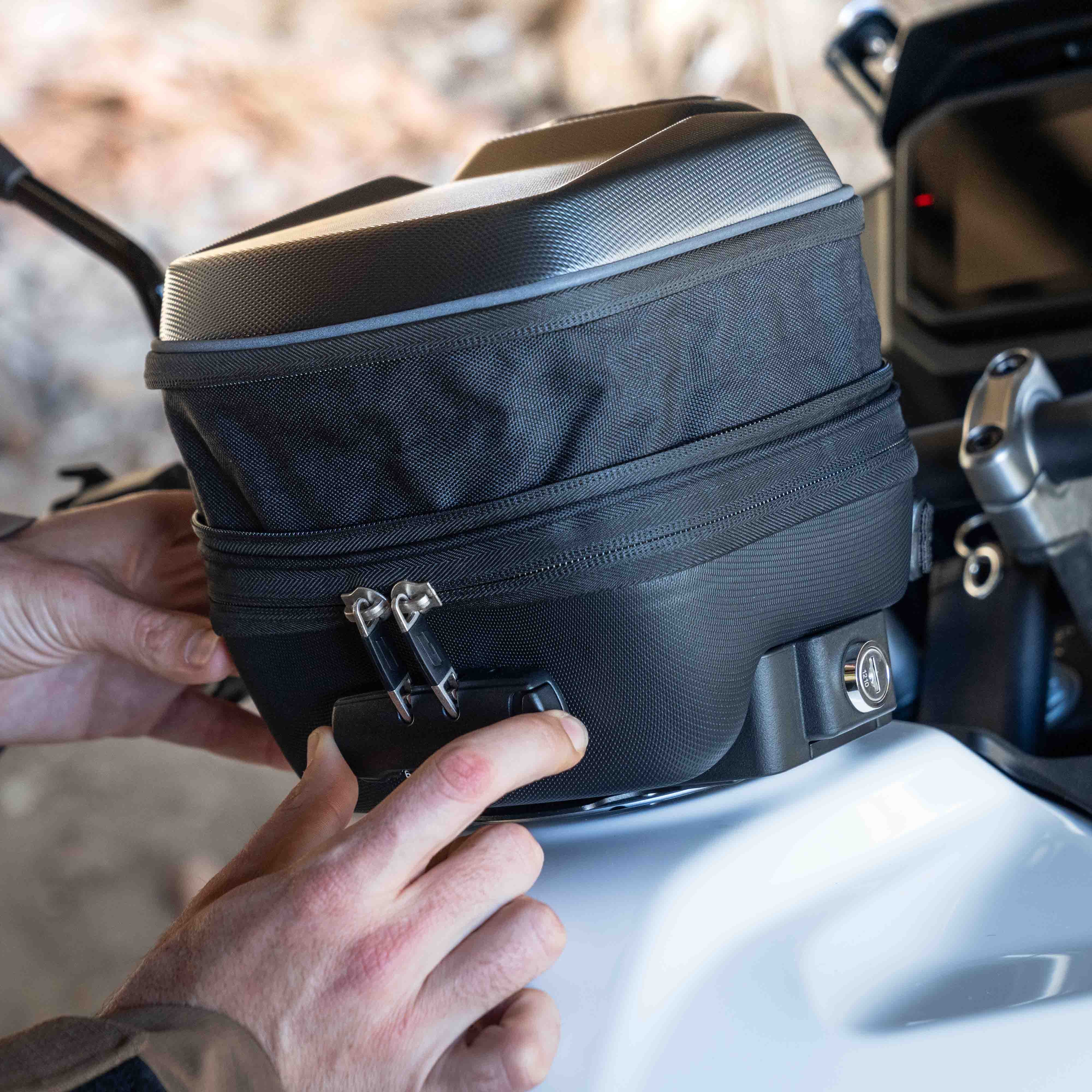 Click System TANK BAG E03CL PRO
