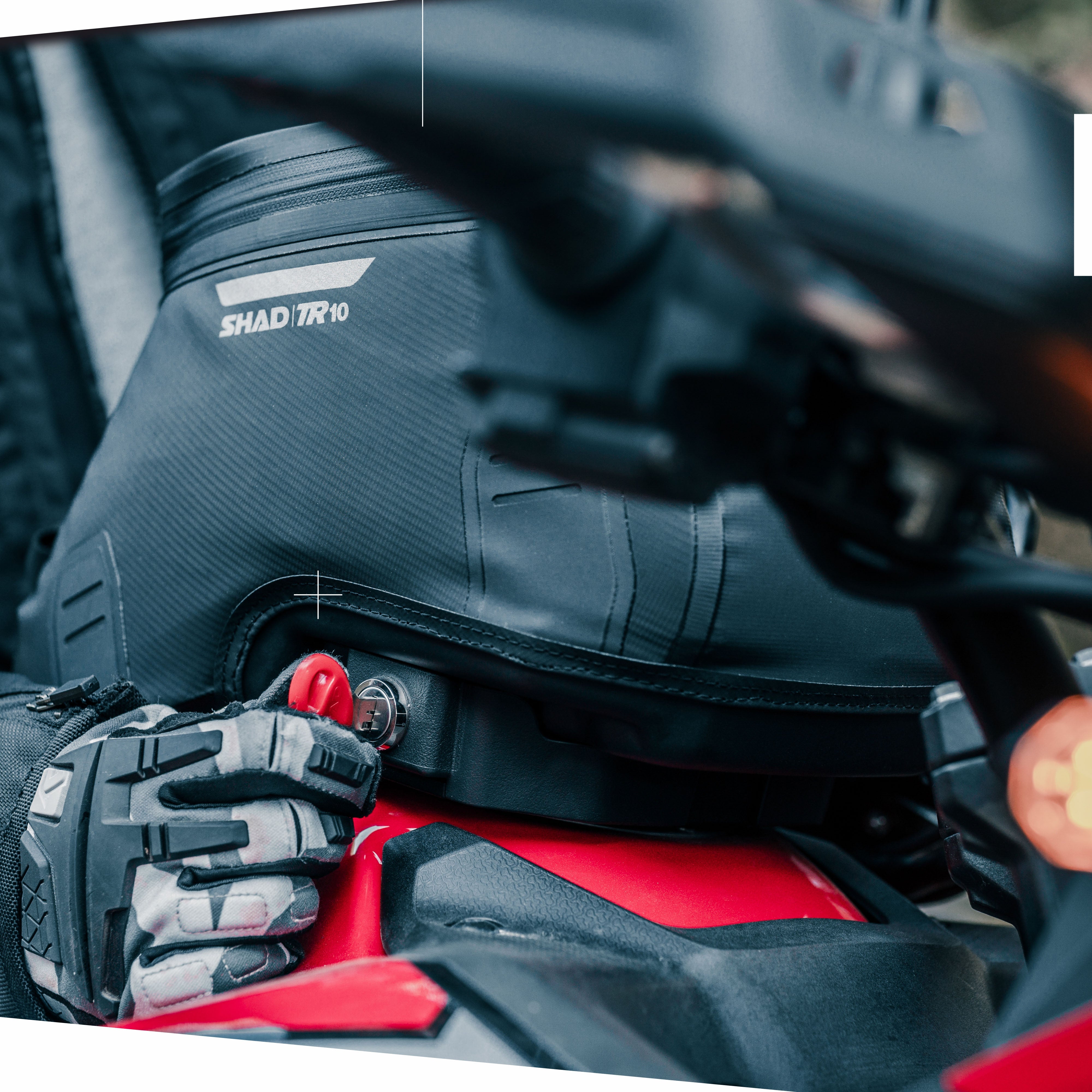 Click System WATERPROOF TANK BAG TR10CL