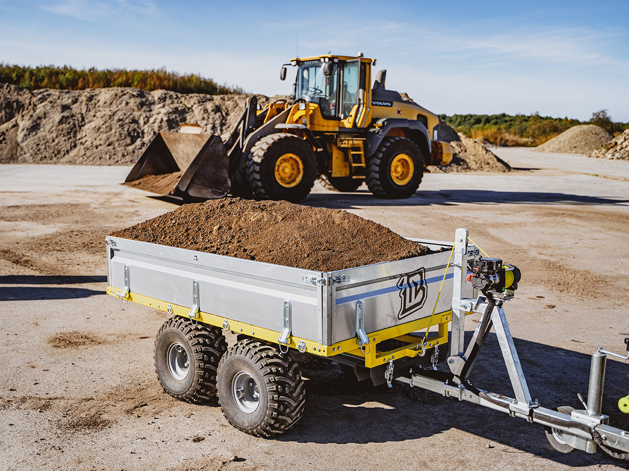Side dump platform for a trailer: FD-1200 with box extensions
