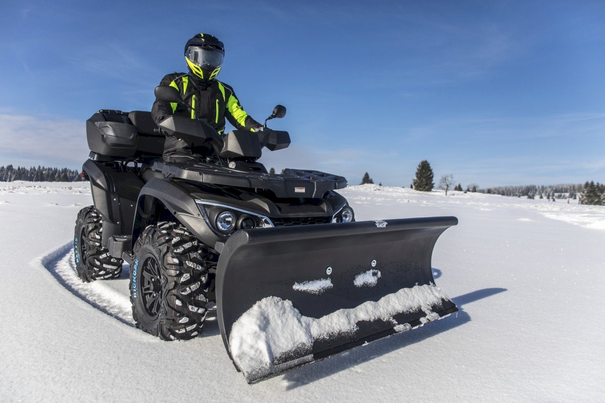 Sniego peilis SHARK Snow Plow 52" BLACK (132 cm)